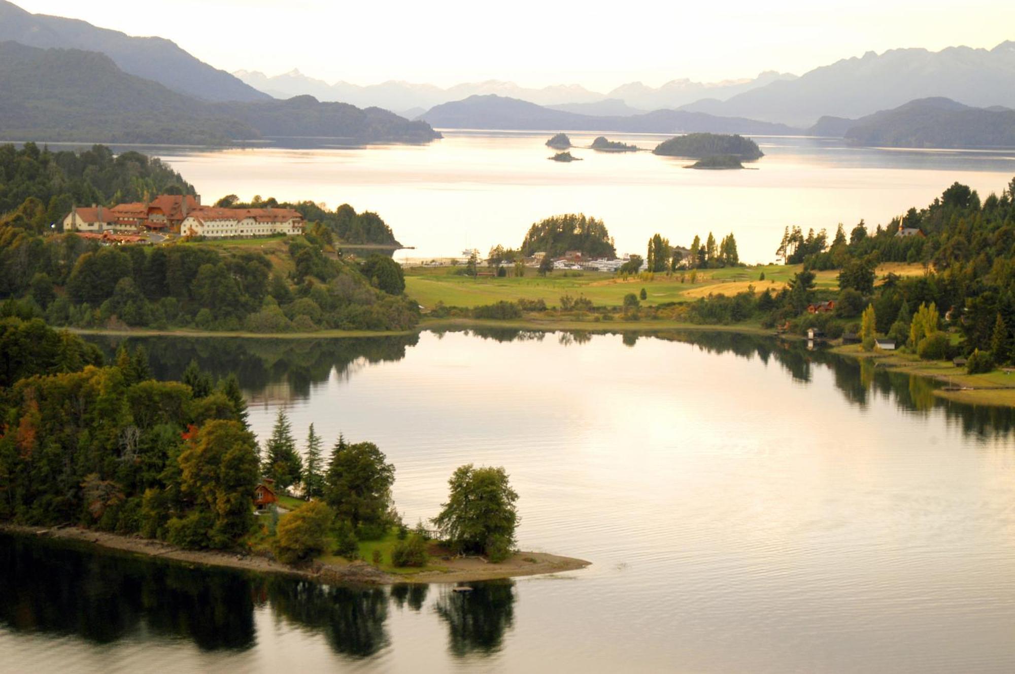 Llao Llao Resort, Golf-Spa San Carlos de Bariloche Exterior photo View of the lake